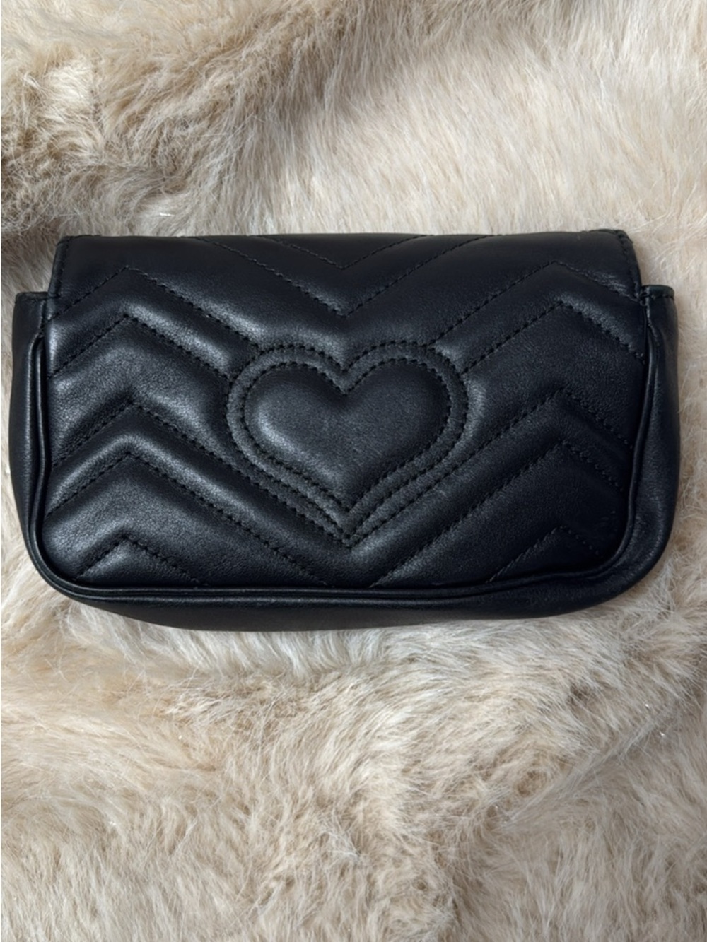 Gucci Black GG Marmont Chevron Mini Bag with Gold Hardware - Picture 2 of 4
